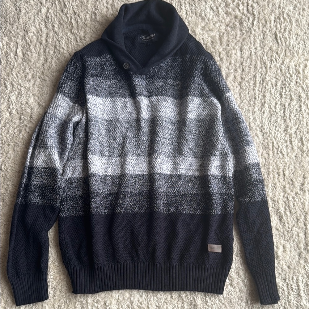 Cozy Black and Gray Crewneck Sweater with Gradient Pattern